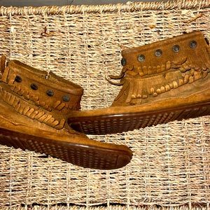 Minnetonka high tops